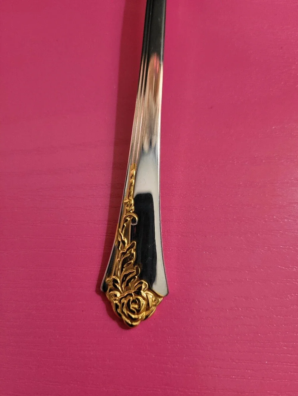 Oneida Golden Damask Rose Soup Spoon Stainless Gold Accent (1393)